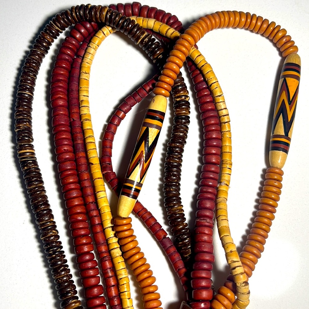 Vintage 5 Strand Tribal Necklace Made of Burgundy and Brown Painted Exotic Woods - Picture 2 of 4